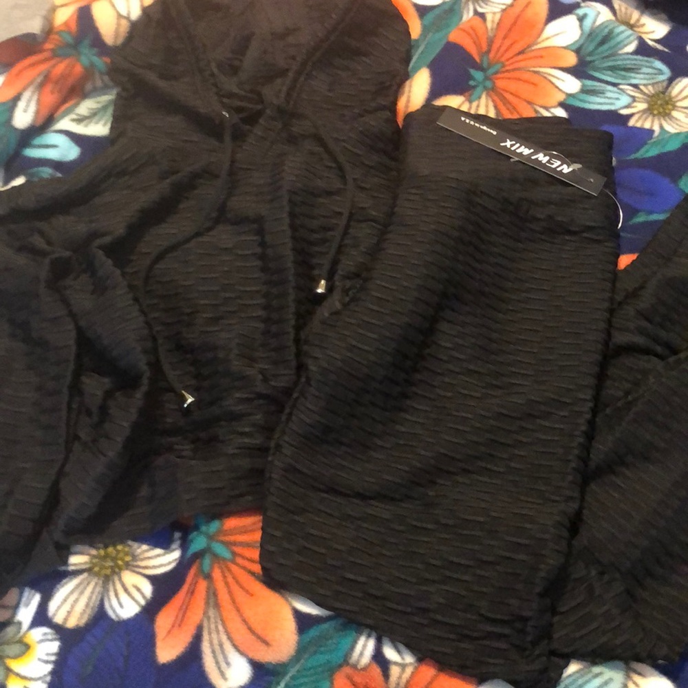 Tik tok leggings and cropped hoodie